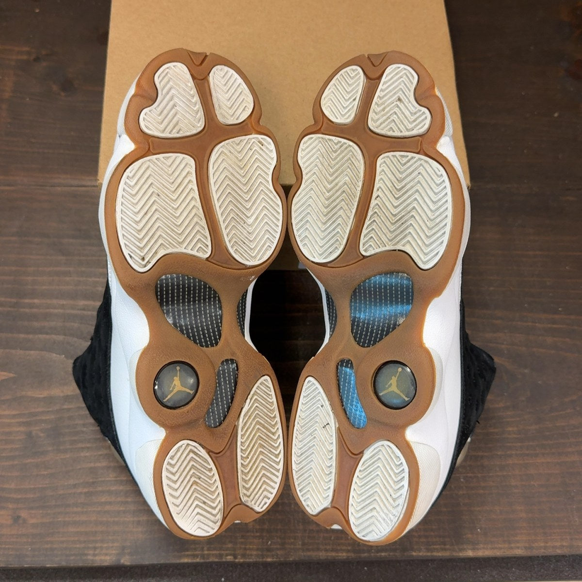 Jordan 13 Retro Black White Gum (GS) Size 6.5Y (Pre-Owned) - Image 8