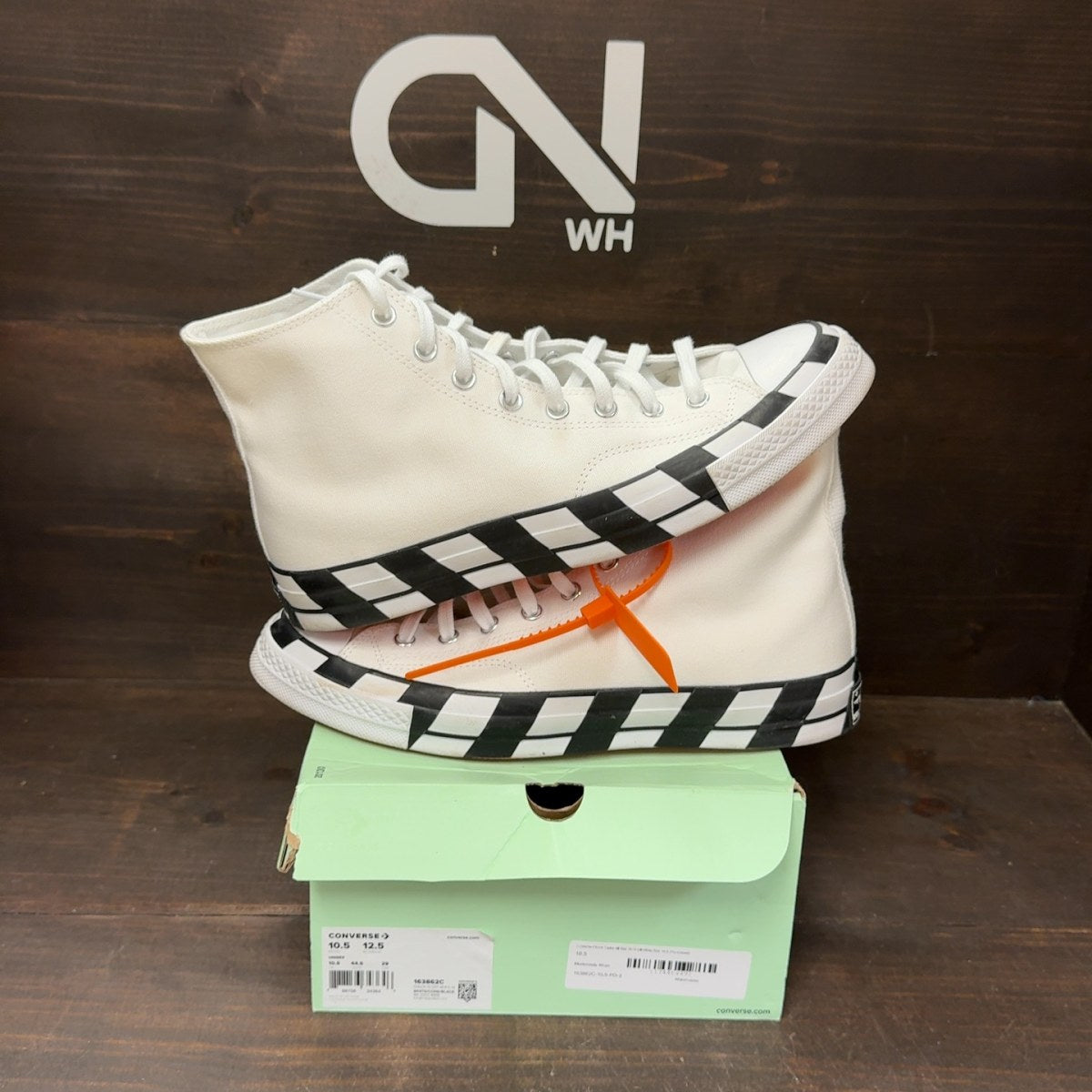 Converse Chuck Taylor All Star 70 Hi Off-White - Image 1
