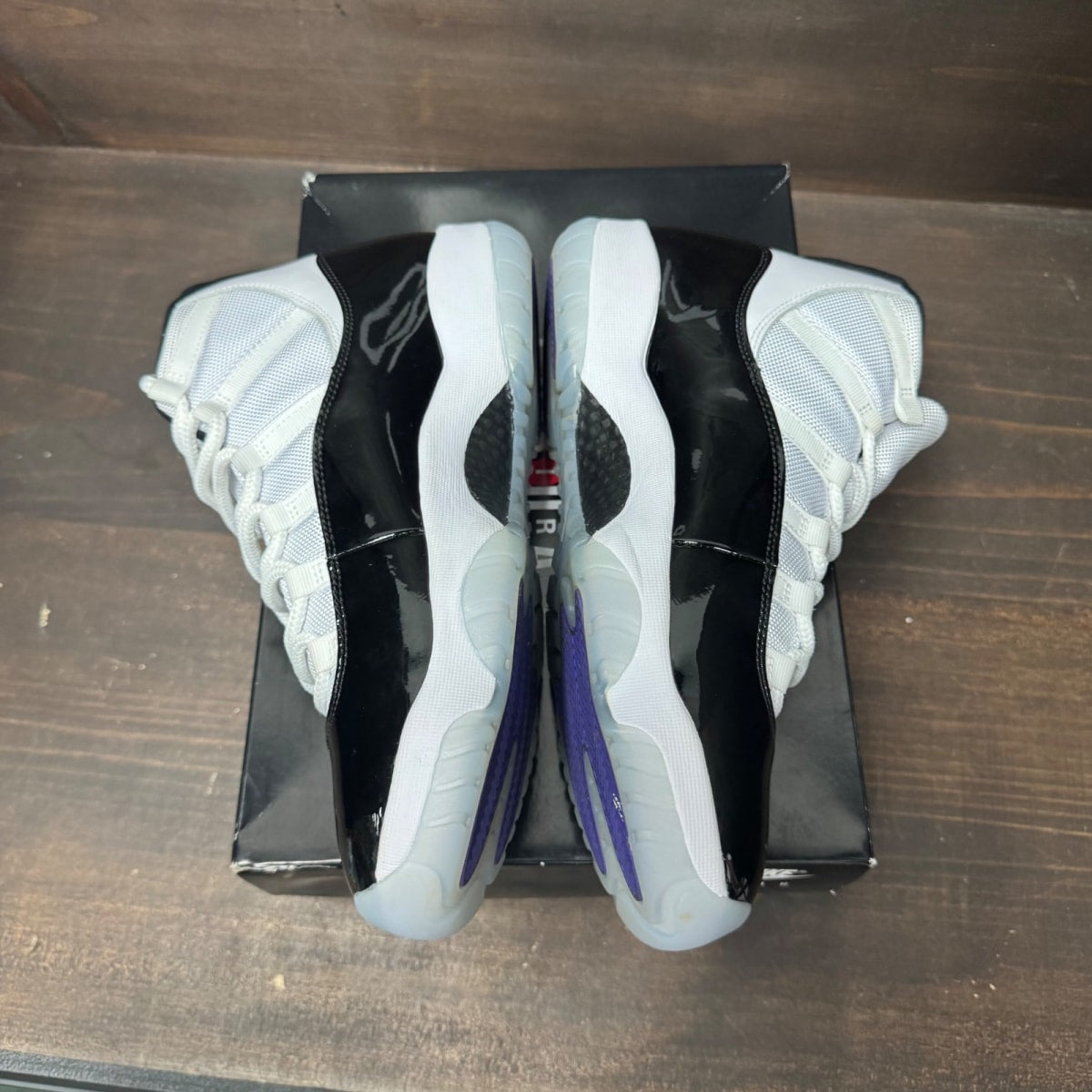 Jordan 11 Retro Concord (2018) - Image 4