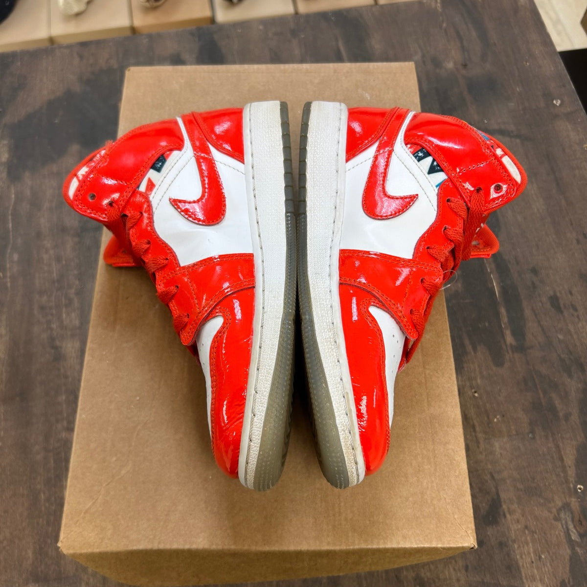Jordan 1 Mid Barcelona Sweater Red Patent (GS) Size 4Y (Pre-Owned) - Image 3