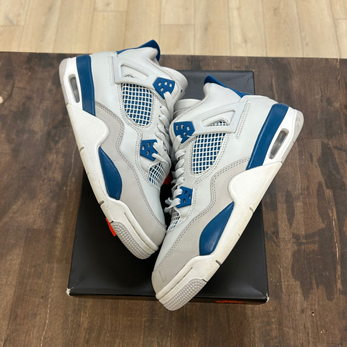 Jordan 4 Retro Military Blue (2024) (GS) Size 7Y (Moderately Worn Pre-Owned) - Image 1