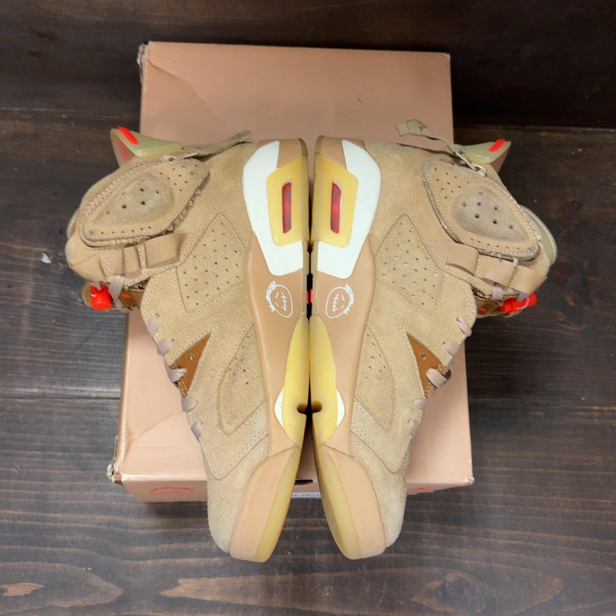 Jordan 6 Retro Travis Scott British Khaki Size 9 (Pre-Owned) - aux