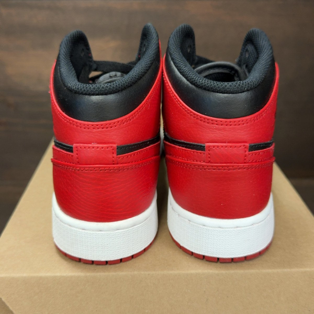 Jordan 1 Mid Banned (2020) (GS) Size 5.5Y (Pre-Owned) - Image 5