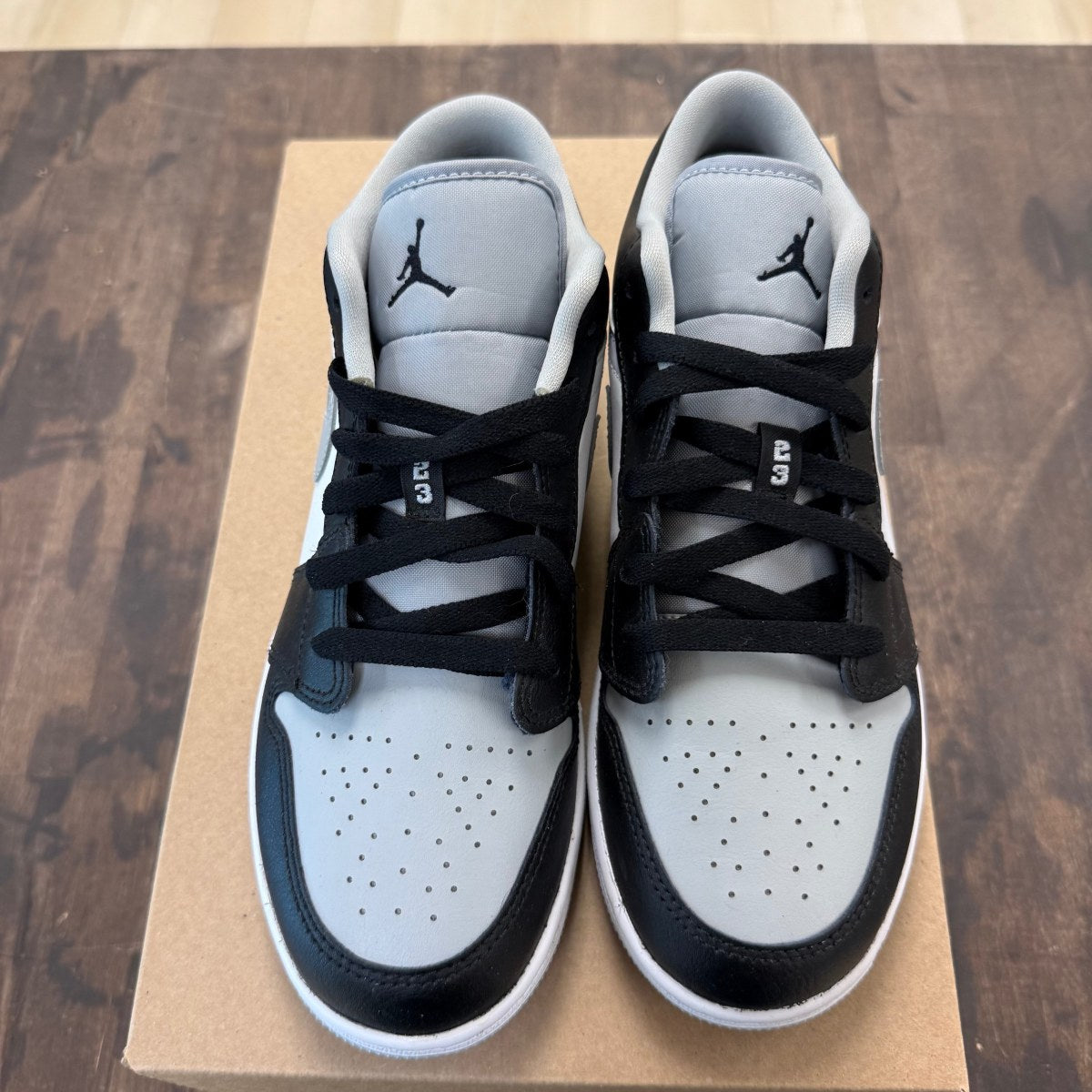 Jordan 1 Low Shadow Toe (GS) Size 7Y (Pre-Owned) - Image 2
