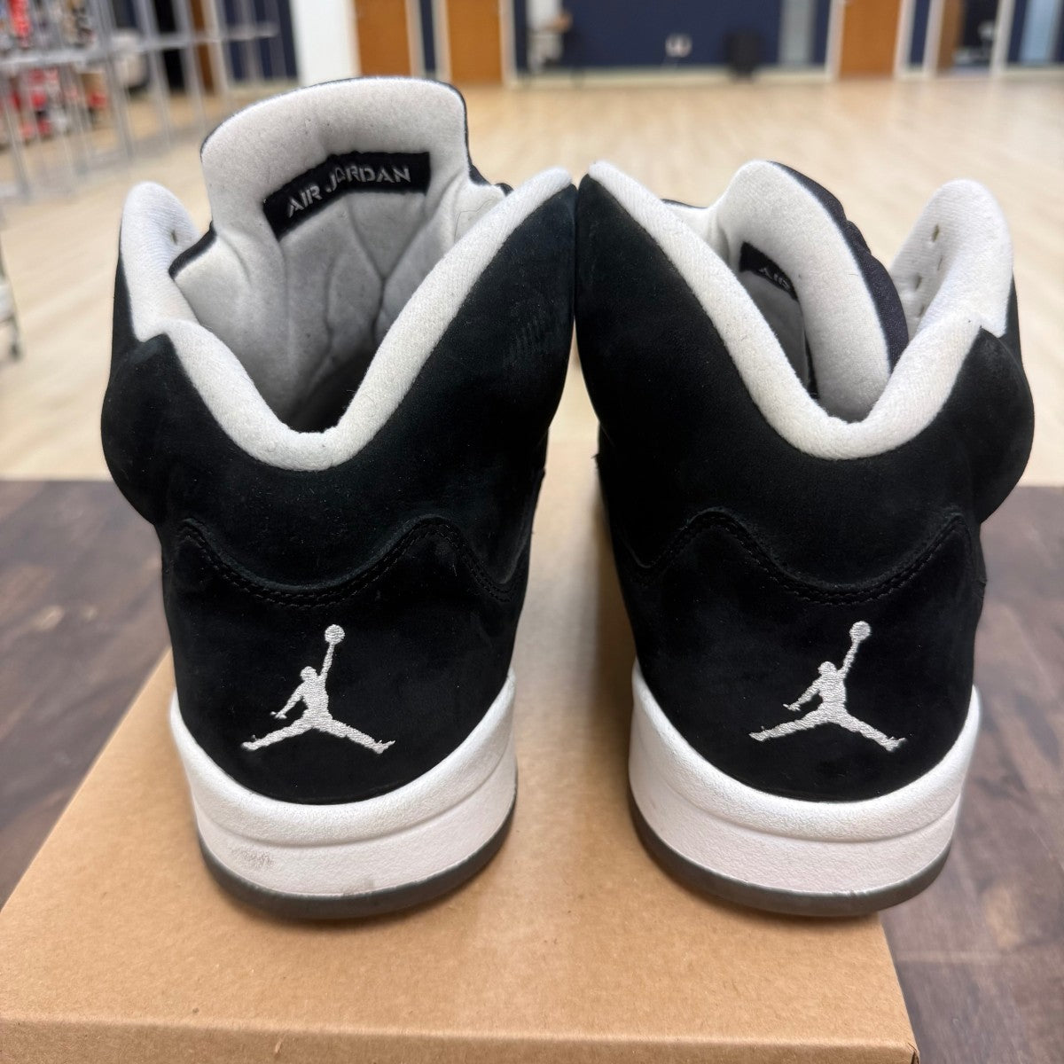 Jordan 5 Retro Oreo (2013) Size 13 (Pre-Owned) - Image 5