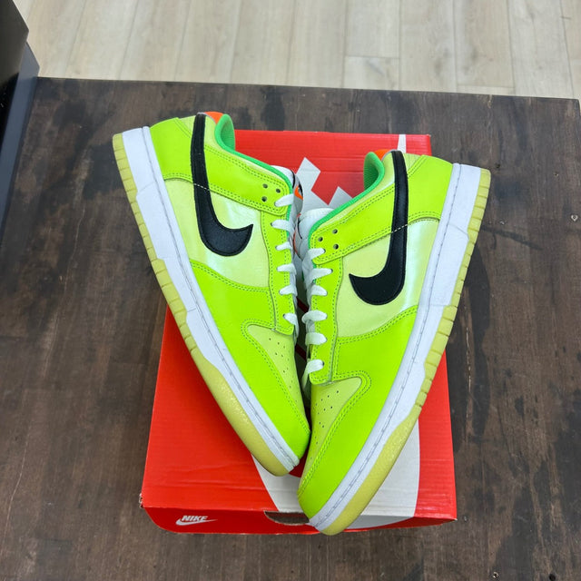 Nike Dunk Low SE Splash Volt Size 11 (Pre-Owned)
