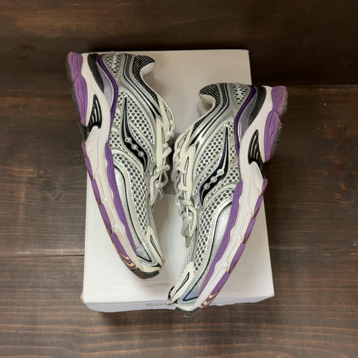 Saucony ProGrid Omni 9 White Black Silver Purple Size 9.5 (Pre-Owned) - back