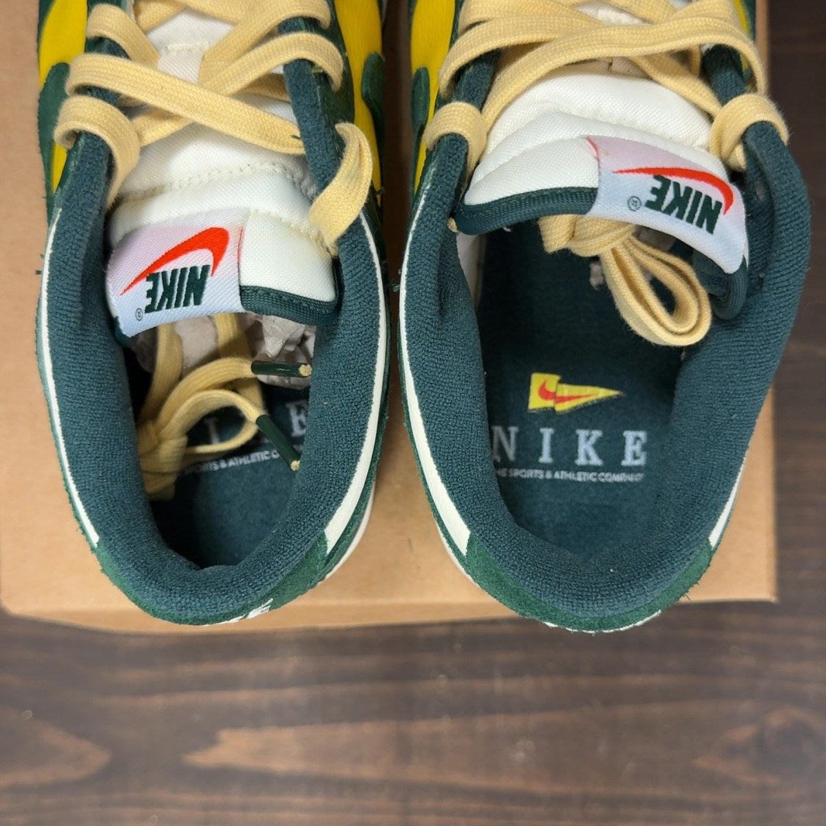 Nike Dunk Low SE Noble Green (Women's) Size 7W (Pre-Owned) - Image 6