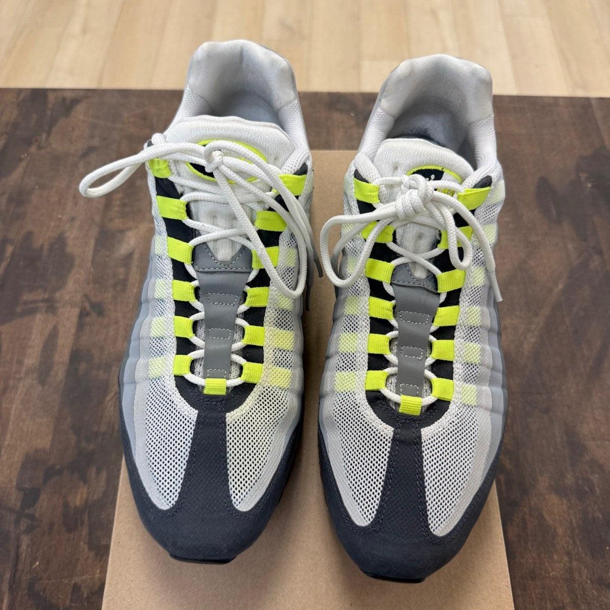 Nike Air Max 95 No Sew Neon Size 11.5 (Pre-Owned) - Image 2