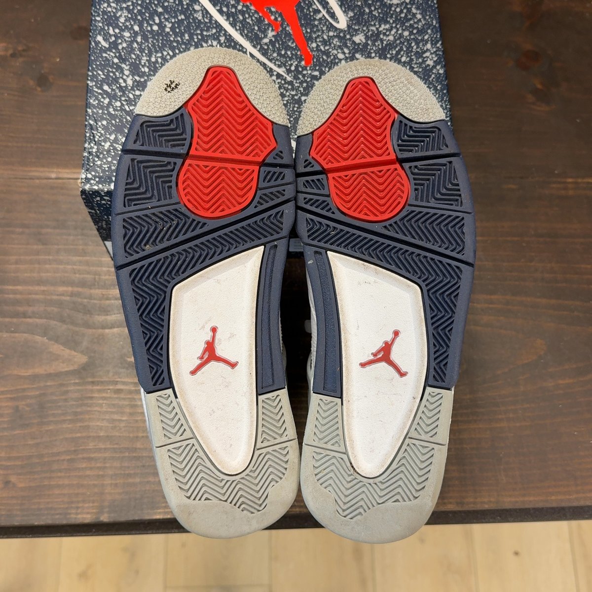 Jordan 4 Retro Midnight Navy Size 9.5 (Pre-Owned) - aux