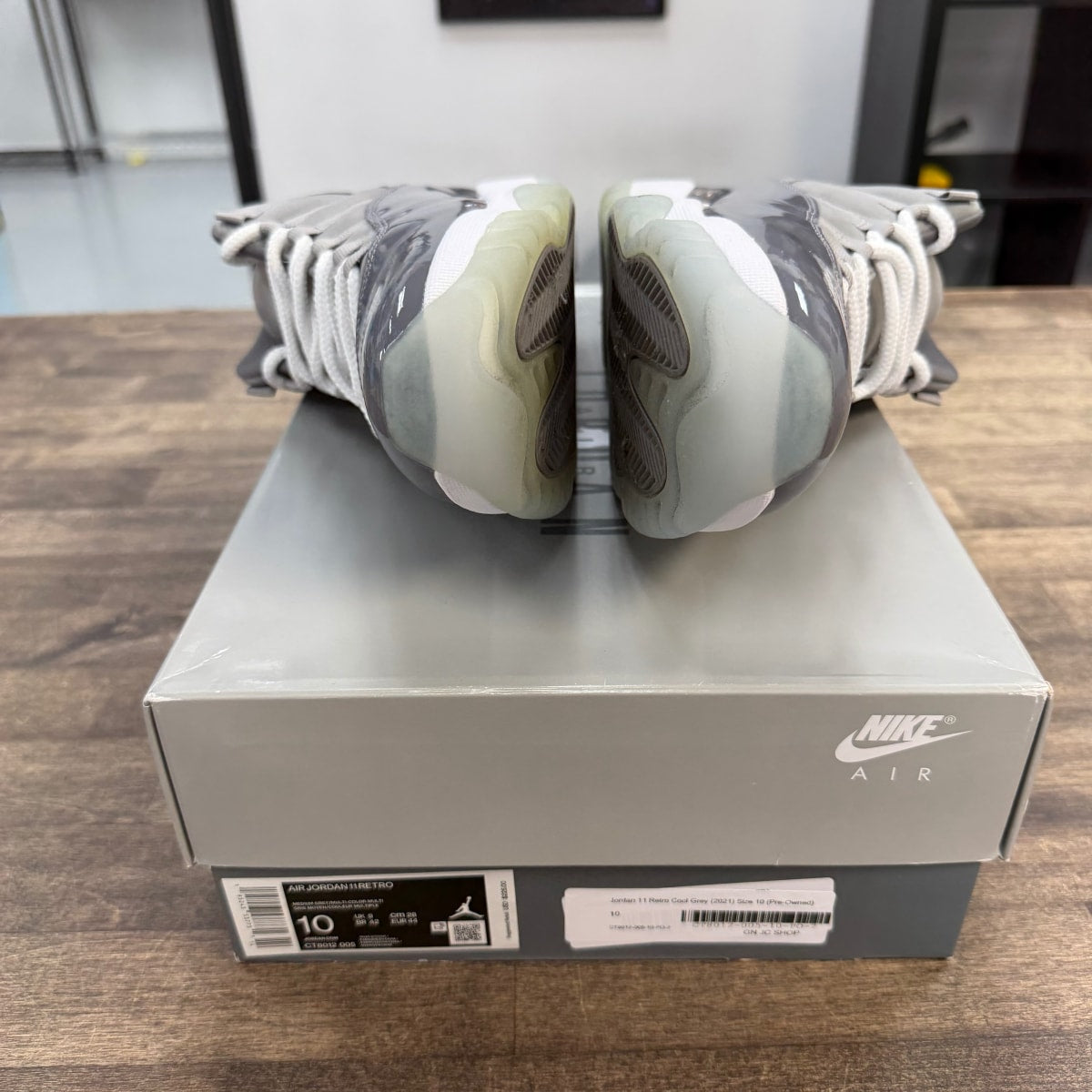 Jordan 11 Retro Cool Grey (2021) Size 10 (Pre-Owned) - Image 6