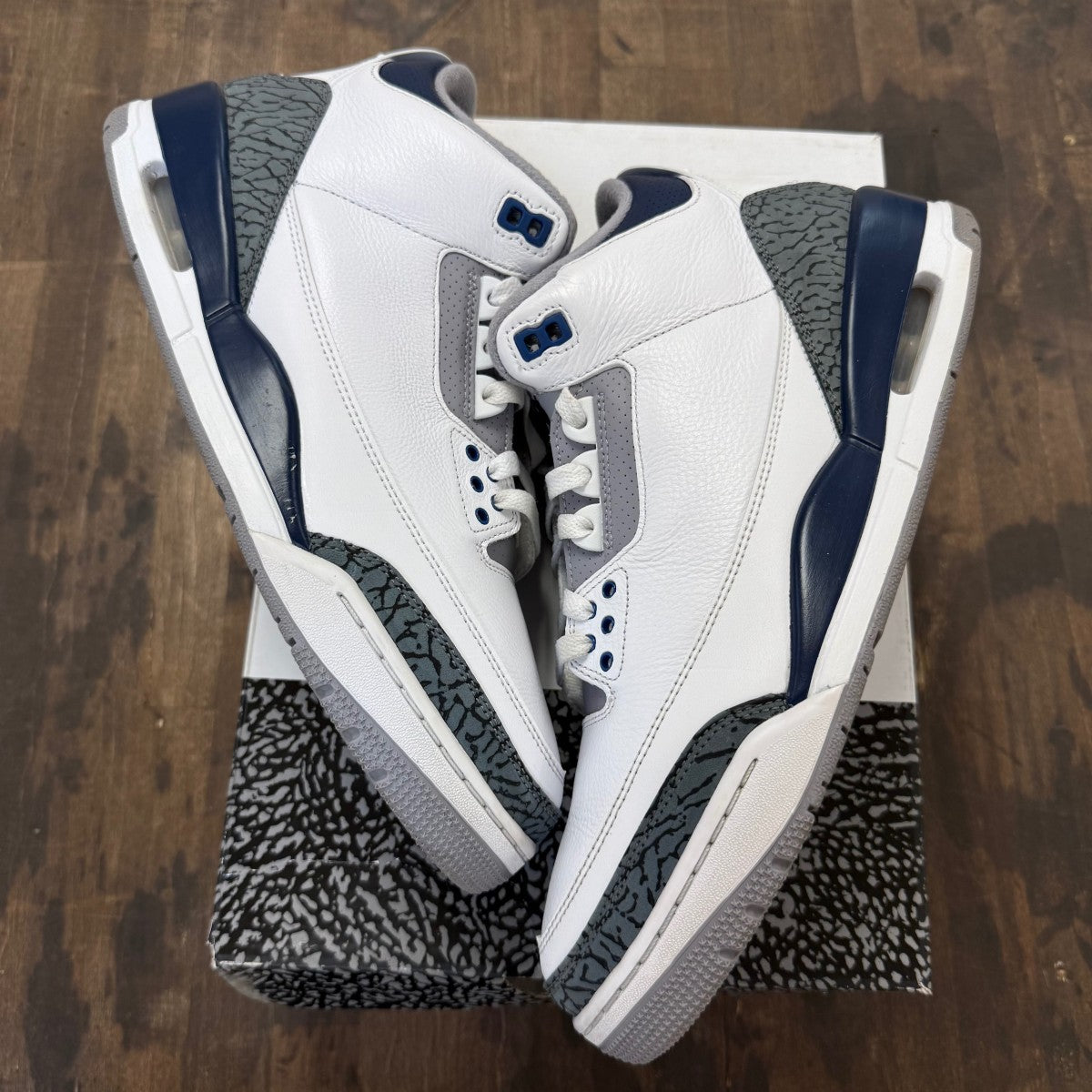 Jordan 3 Retro Midnight Navy Size 12 (Pre-Owned) - Image 1