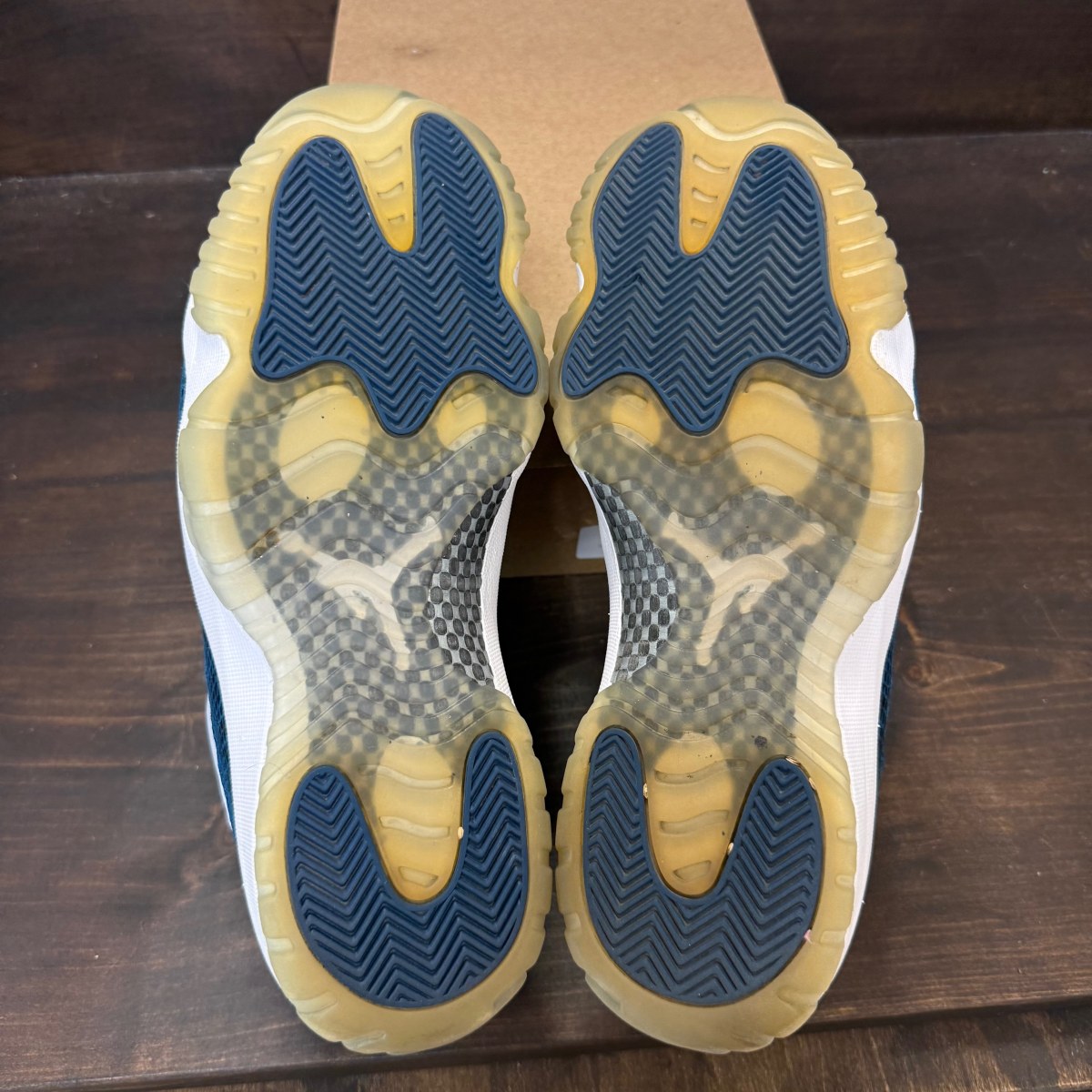Jordan 11 Retro Low Snake Navy (2019) Size 11 (Pre-Owned) - Image 6