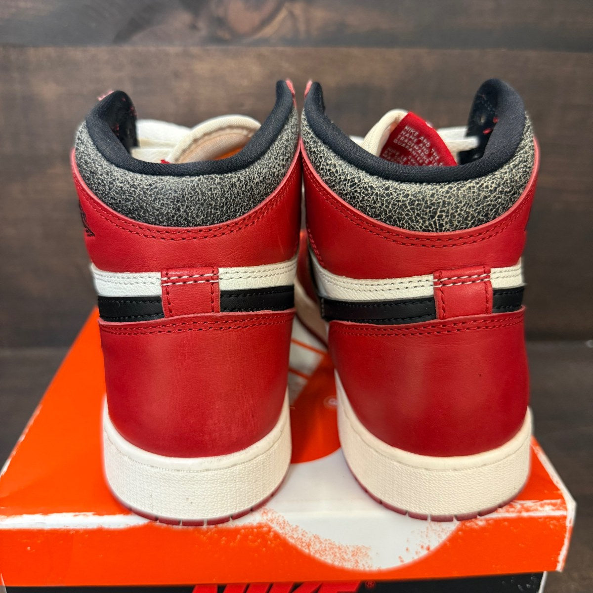 Jordan 1 Retro High OG Chicago Lost and Found (GS) - Image 4