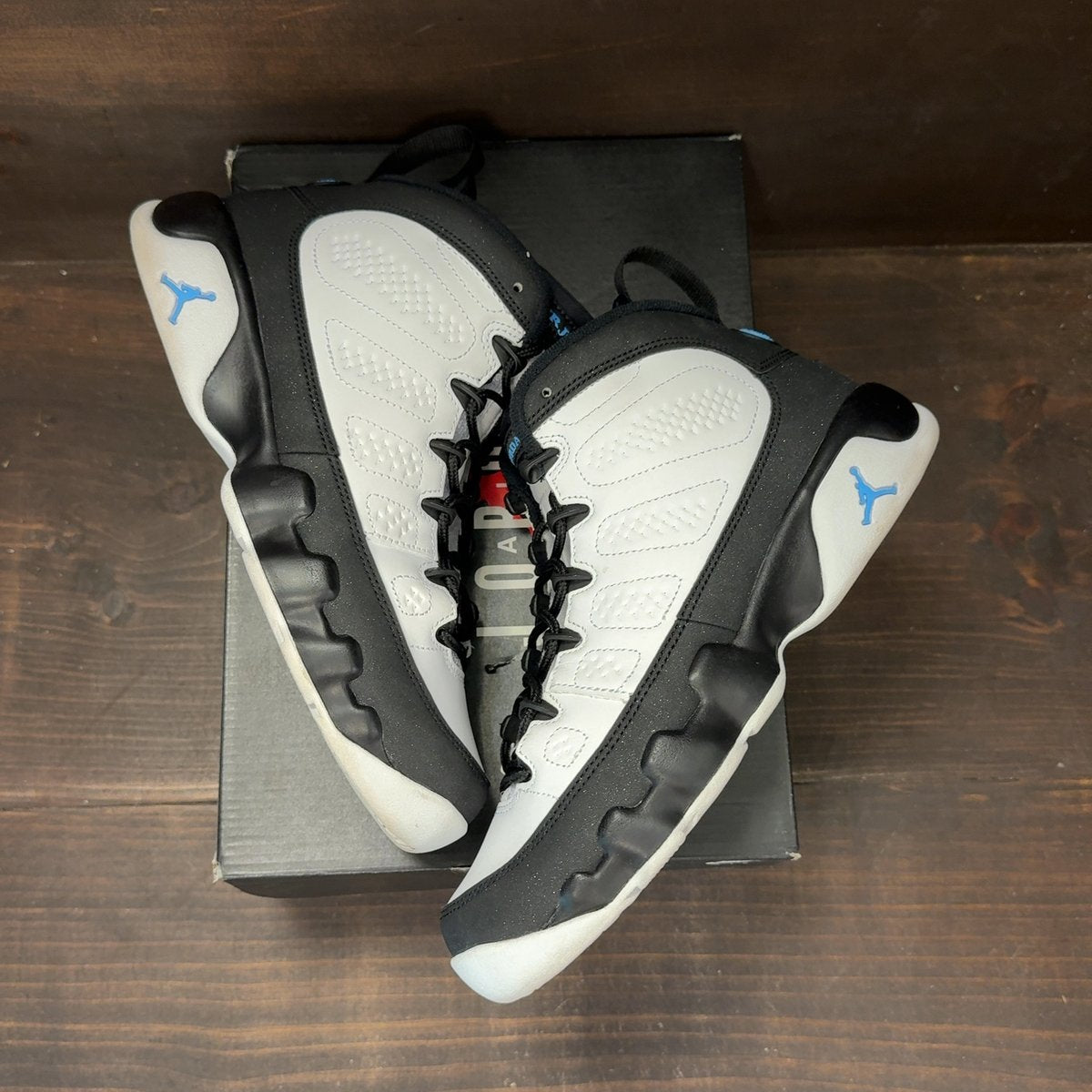 Jordan 9 Retro University Blue (GS) Size 7Y (Pre-Owned) - back