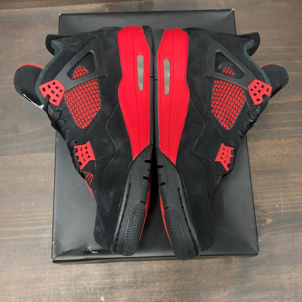 Jordan 4 Retro Red Thunder Size 10.5 (Pre-Owned)