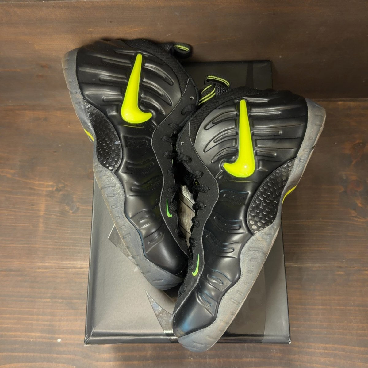 Nike Air Foamposite Pro Black Voltage Yellow Size 13 (Pre-Owned) - back