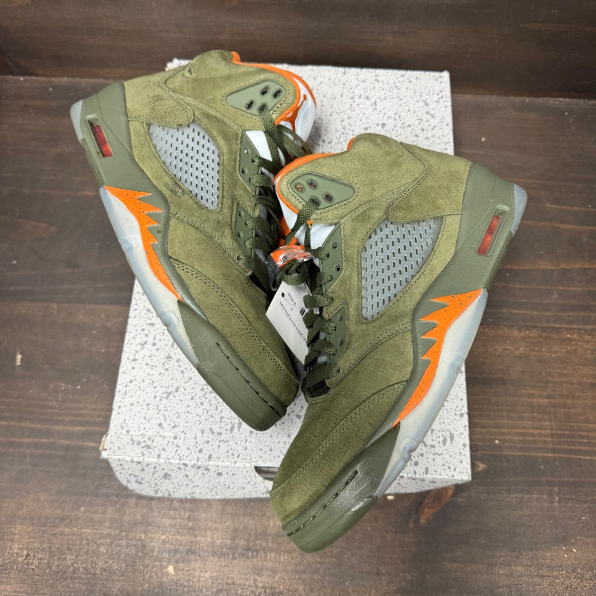 Jordan 5 Retro Olive (2024) Size 9 (Pre-Owned) - back