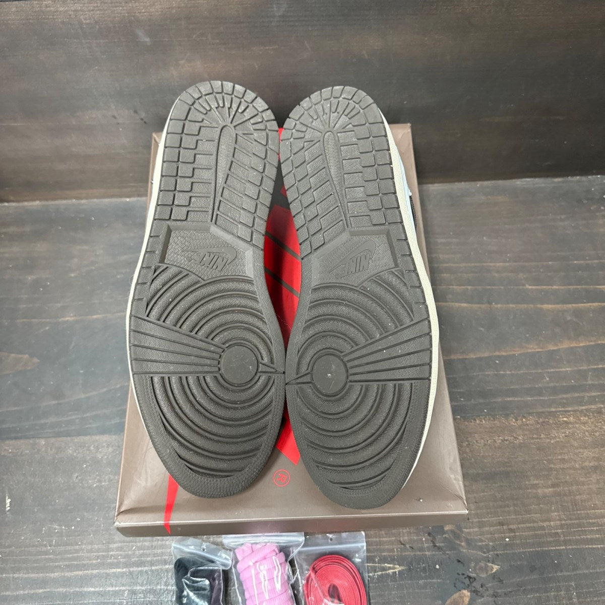 Jordan 1 Retro Low OG SP Travis Scott Mocha Size 11 (Pre-Owned) - box