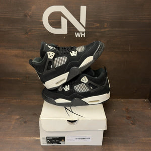 Jordan 4 Retro White Thunder (GS) Size 7Y (Pre-Owned) - front