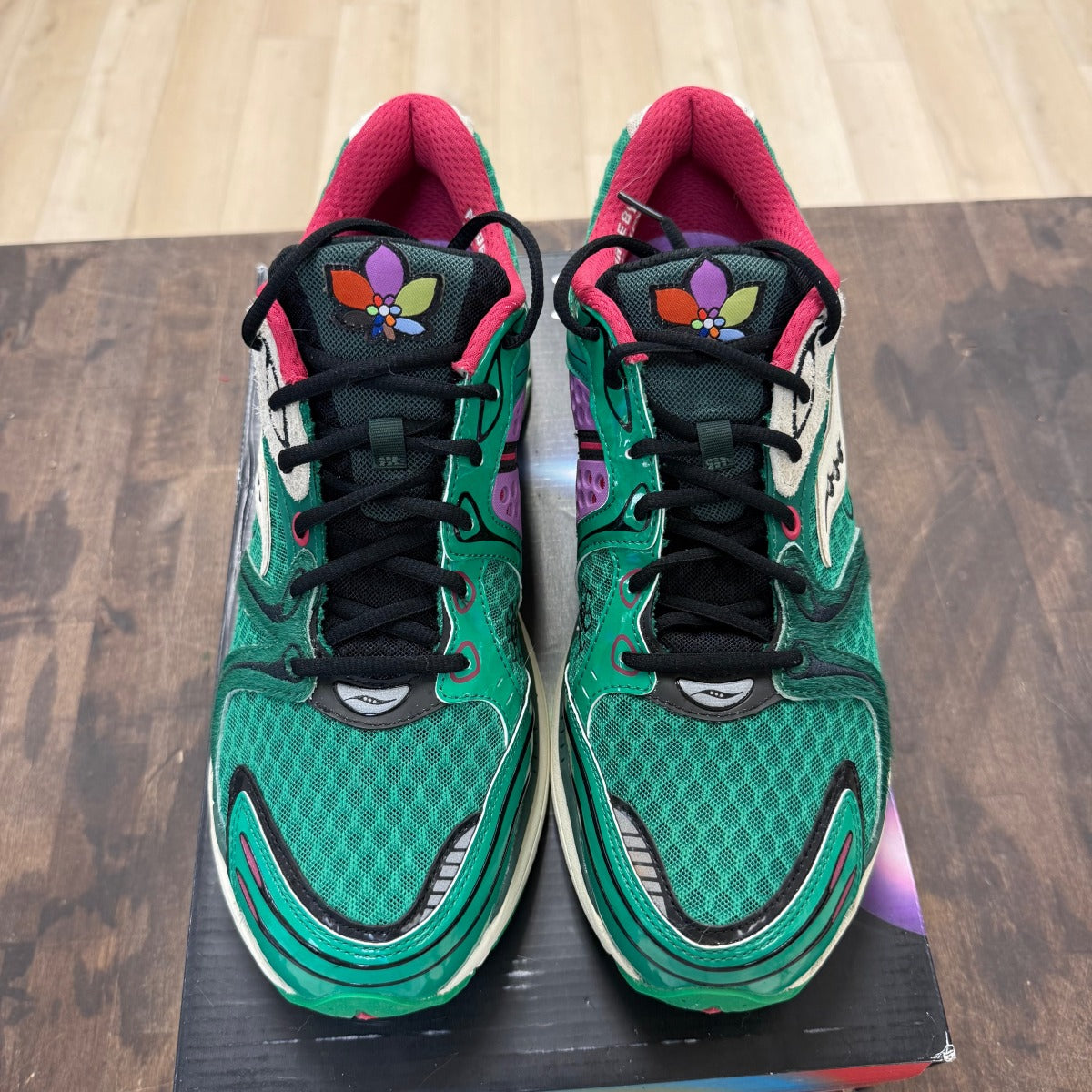 Saucony ProGrid Triumph 4 Jae Tips Flowers Grow Uptown Sugar Maple - Image 2