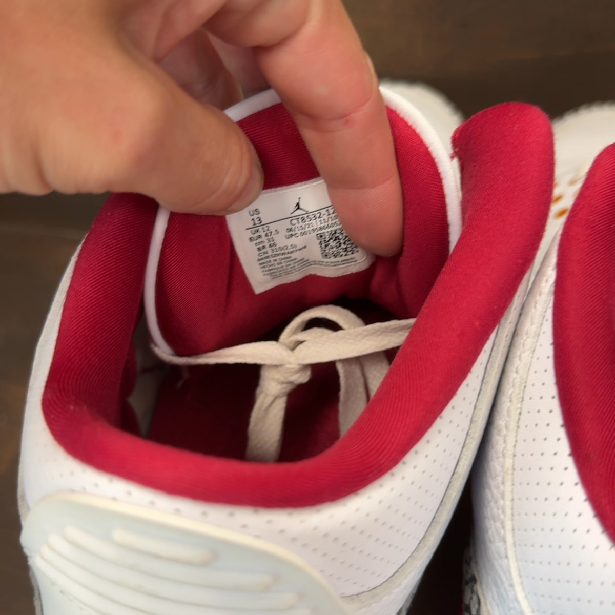 Jordan 3 Retro Cardinal Red Size 13 (Pre-Owned) - Image 7