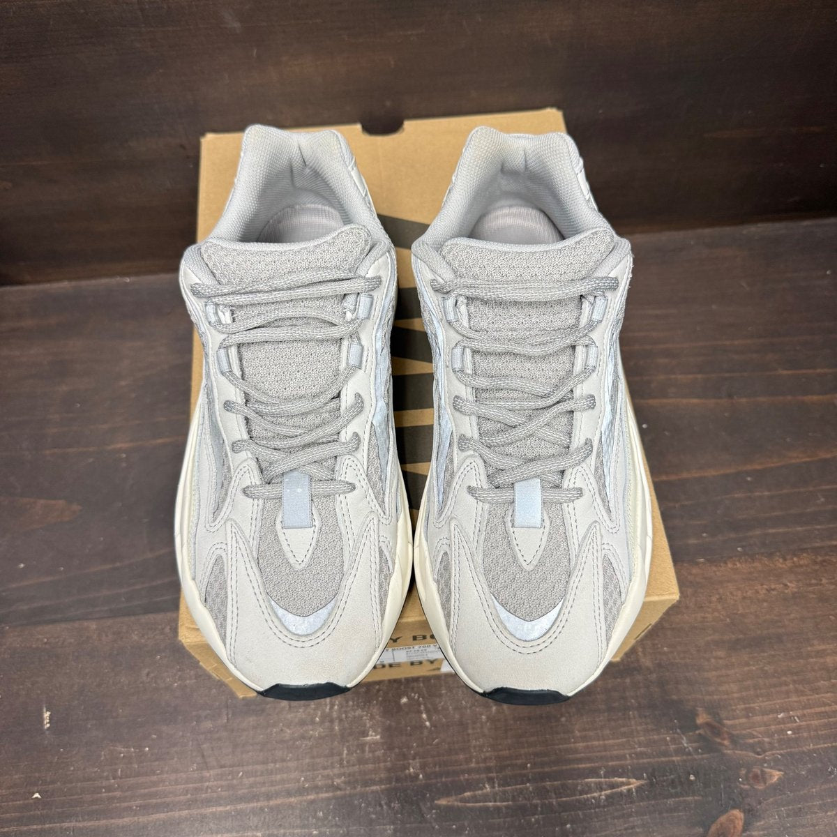 adidas Yeezy Boost 700 V2 Static Size 9.5 (Pre-Owned) - back