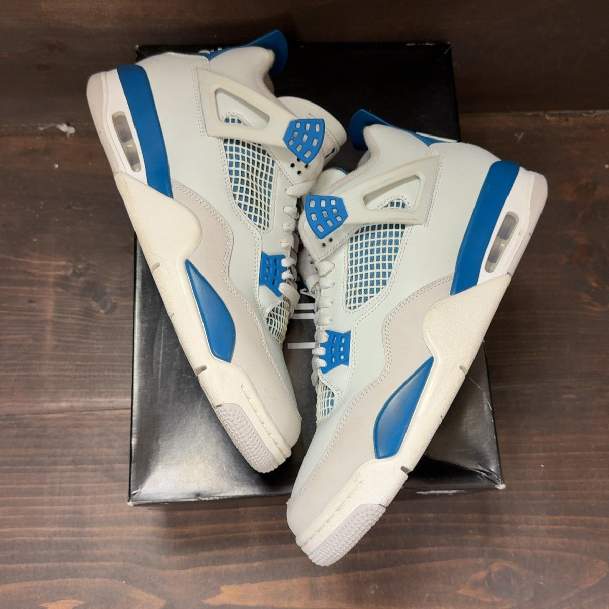 Jordan 4 Retro Military Blue (2024) - Image 2