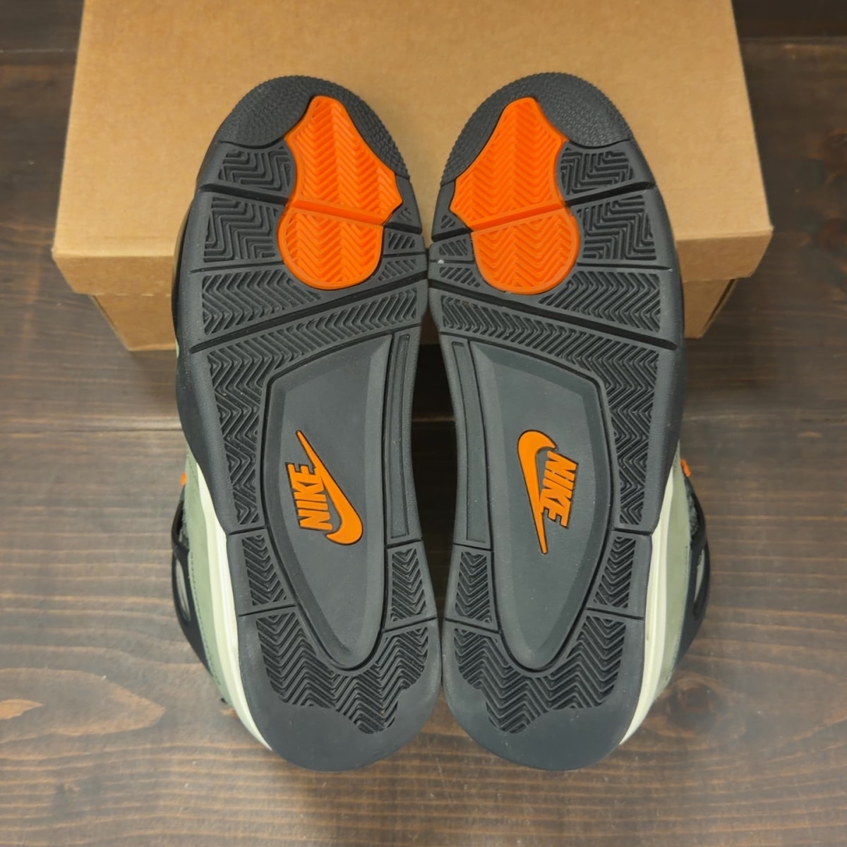 Jordan 4 Retro OG SP Undefeated (2025) Size 11 (Pre-Owned) - Image 6
