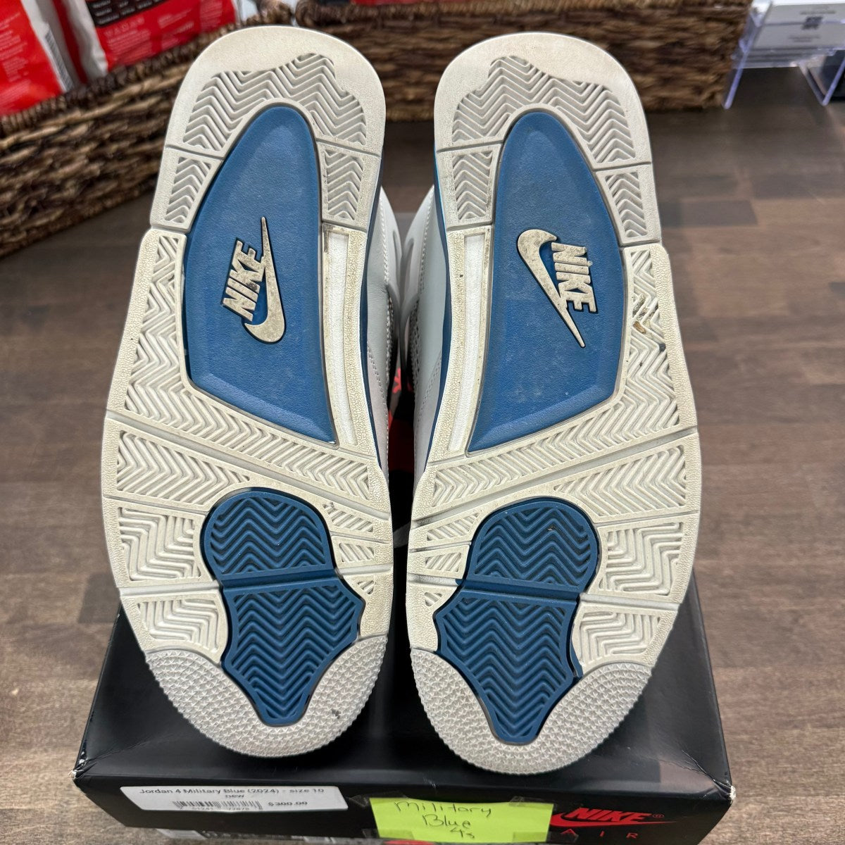 Jordan 4 Retro Military Blue (2024) - Image 4
