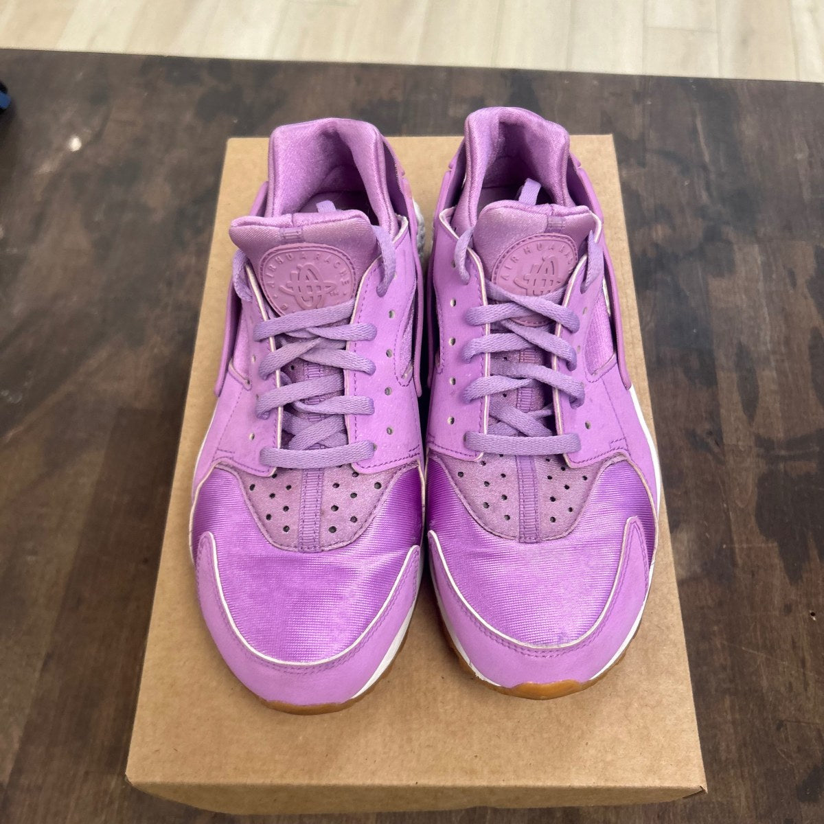 Nike Air Huarache Run Sport Fuchsia Gum (Women's) Size 8.5W (Pre-Owned) - Image 2