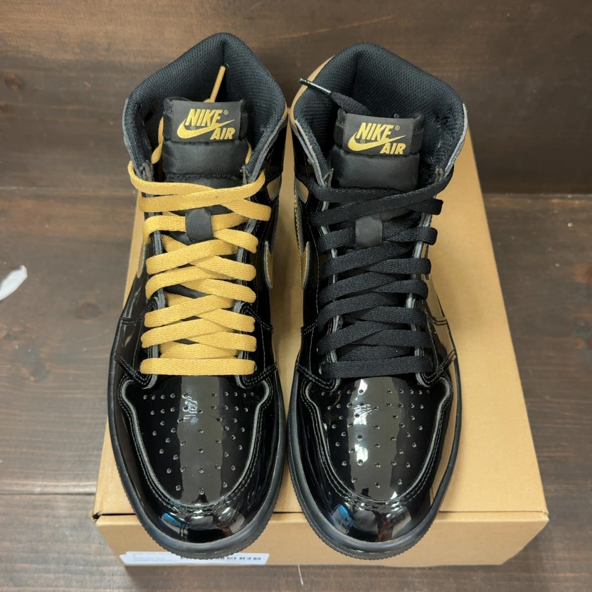 Jordan 1 Retro High Black Metallic Gold (2020) Size 8 (Pre-Owned) - tag