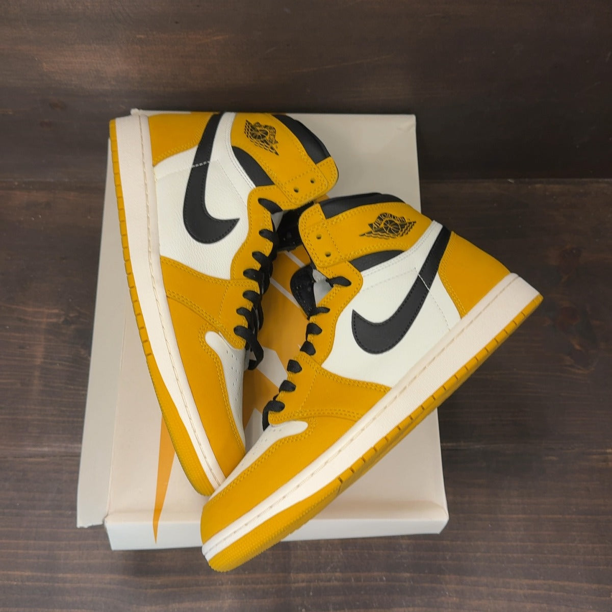 Jordan 1 Retro High OG Yellow Ochre - Image 2