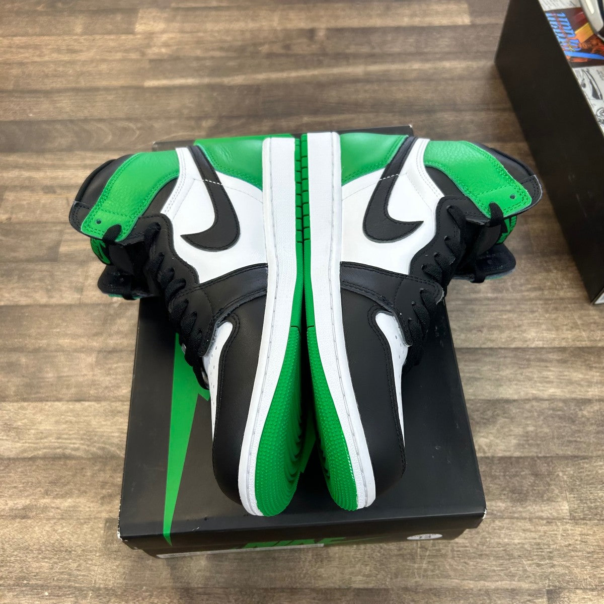 Jordan 1 Retro High OG Lucky Green - Image 3