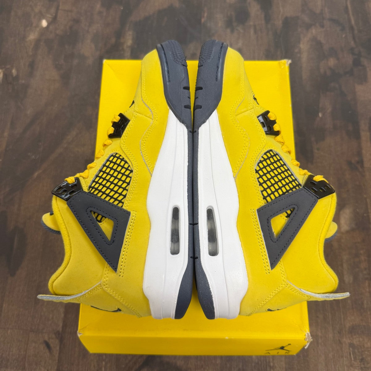 Jordan 4 Retro Lightning (2021) (GS) - Image 3
