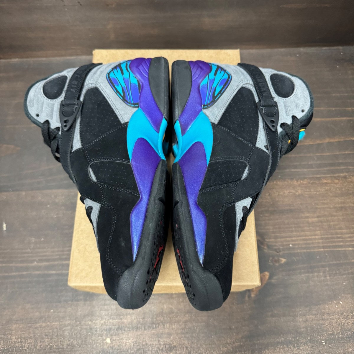 Jordan 8 Retro Aqua (2025) Size 11 - Image 4