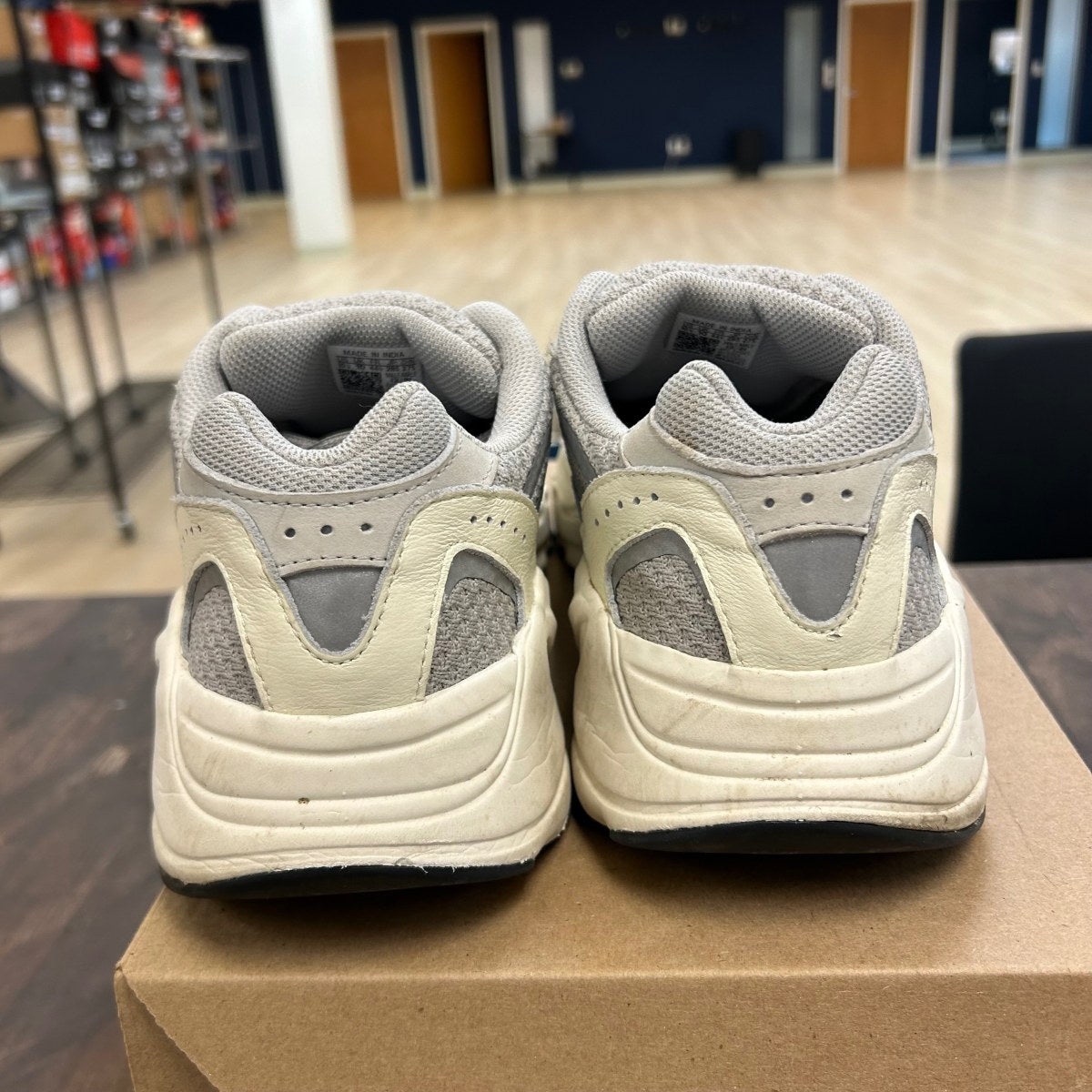 adidas Yeezy Boost 700 V2 Static Size 10.5 (Pre-Owned) - Image 4