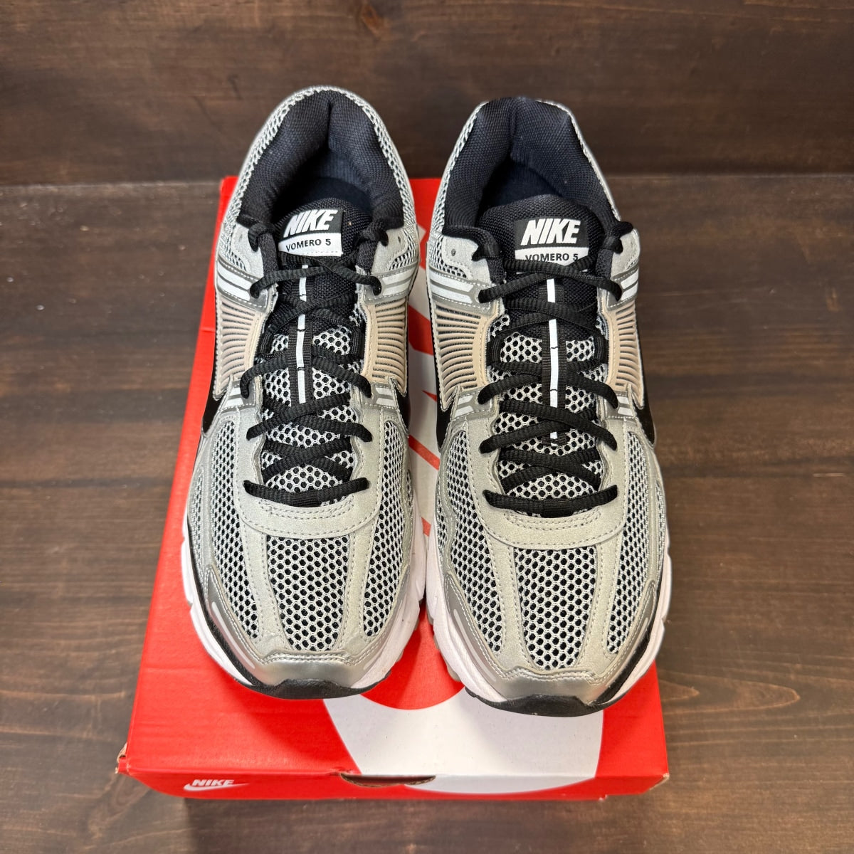 Nike Zoom Vomero 5 Metallic Silver College Grey Size 11 (Pre-Owned)