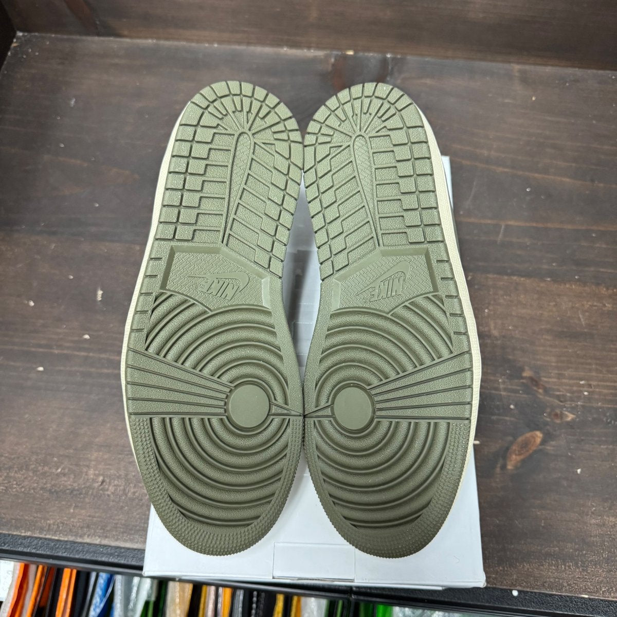 Jordan 1 Retro Low OG SP Travis Scott Olive (Women's) Size 10W - aux