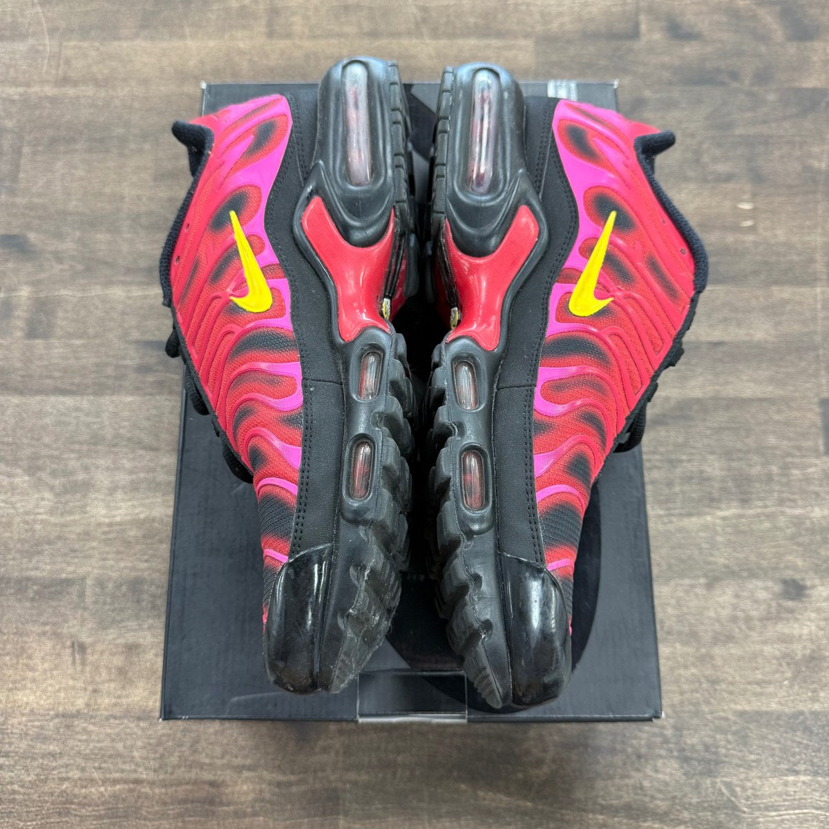 Nike Air Max Plus Supreme University Red Size 9.5 (Pre-Owned) - Image 2