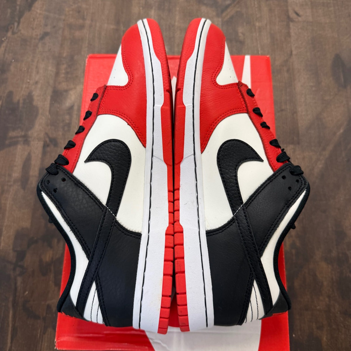 Nike Dunk Low EMB NBA 75th Anniversary Chicago Size 11 (Pre-Owned) - Image 4