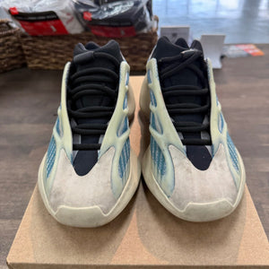 adidas Yeezy 700 V3 Kyanite Size 5 (Pre-Owned) - Image 3