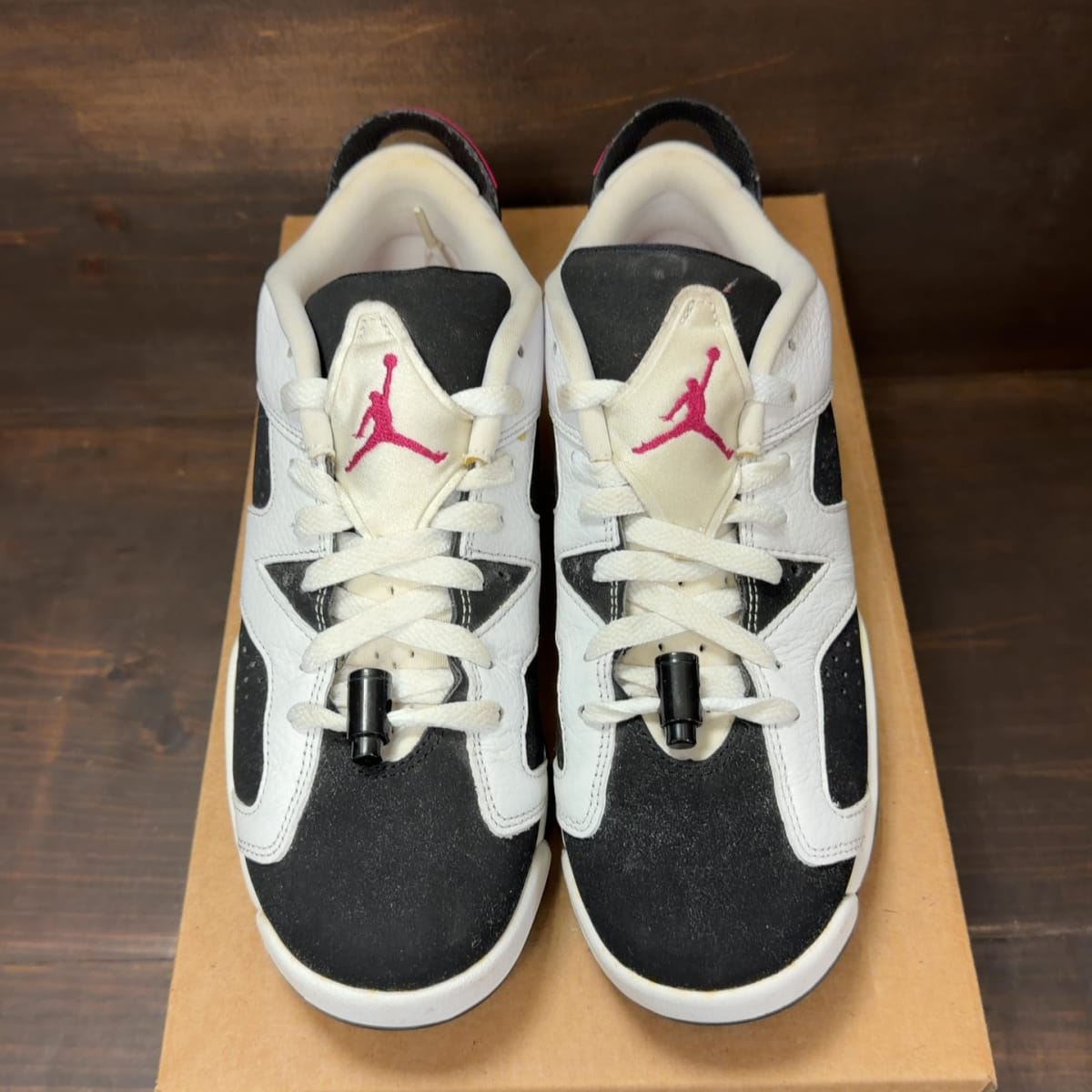 Jordan 6 Retro Low Fuchsia Flash (GS) Size 7Y (Pre-Owned) - tag