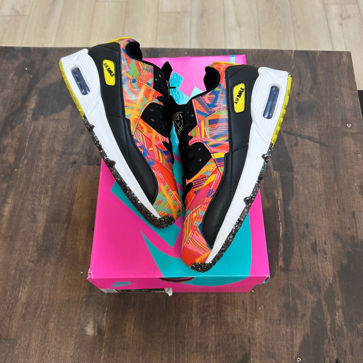 Nike Air Max 90 Familia - Image 1