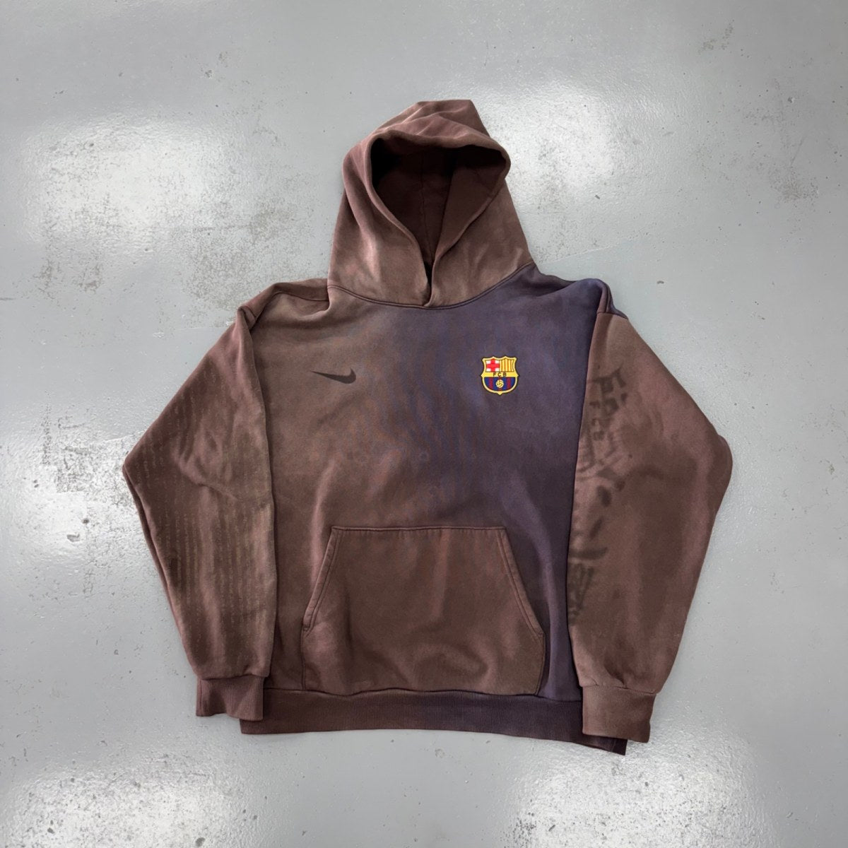 Travis Scott x Nike x FC Barcelona Spray Logo Hoodie Black Size XL (Pre-Owned) - Image 1