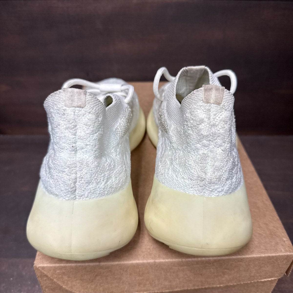 adidas Yeezy Boost 380 Calcite Glow Size 7.5 (Pre-Owned) - sole