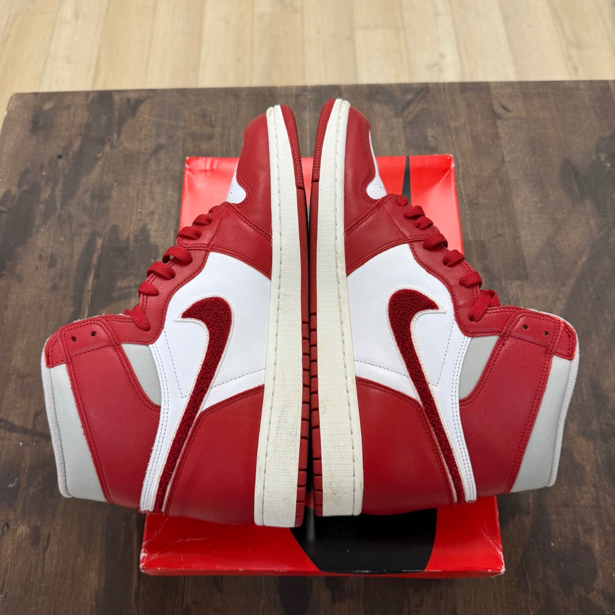Jordan 1 Retro High OG Varsity Red (Women's) - Image 4