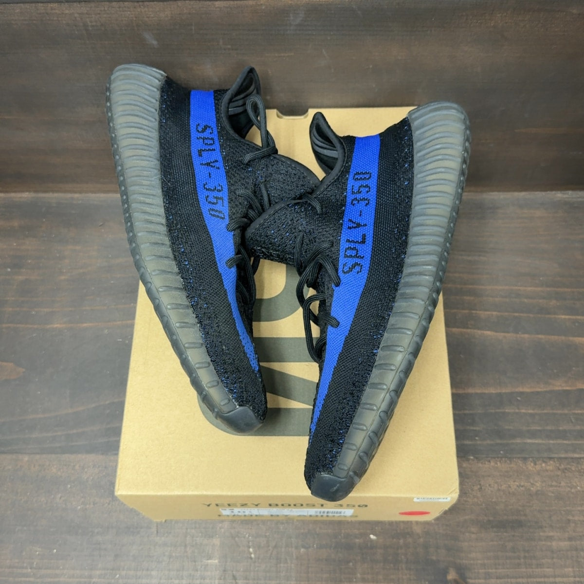 adidas Yeezy Boost 350 V2 Dazzling Blue - Image 2