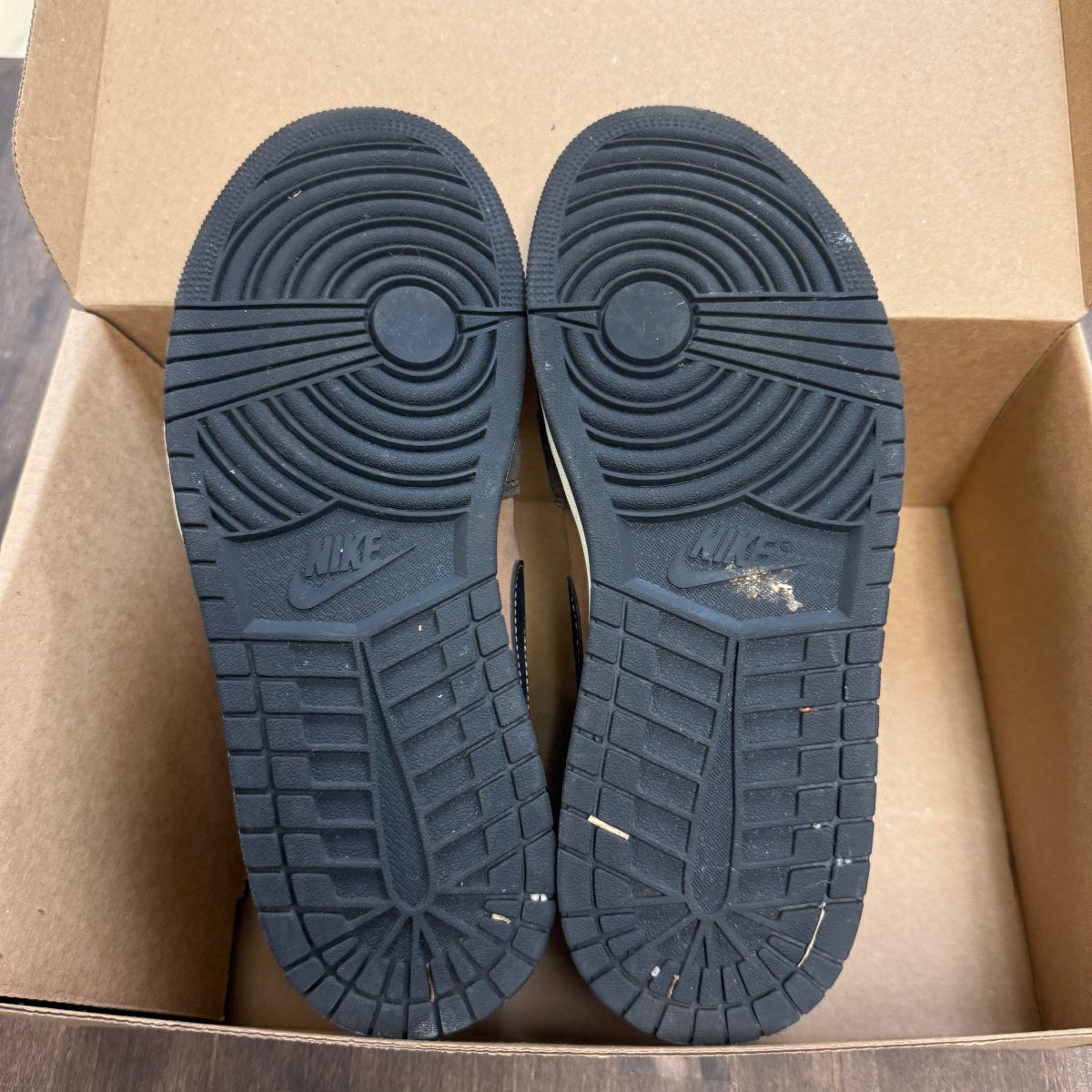Jordan 1 Mid SE Dark Chocolate Size 8.5 (Pre-Owned) - Image 5