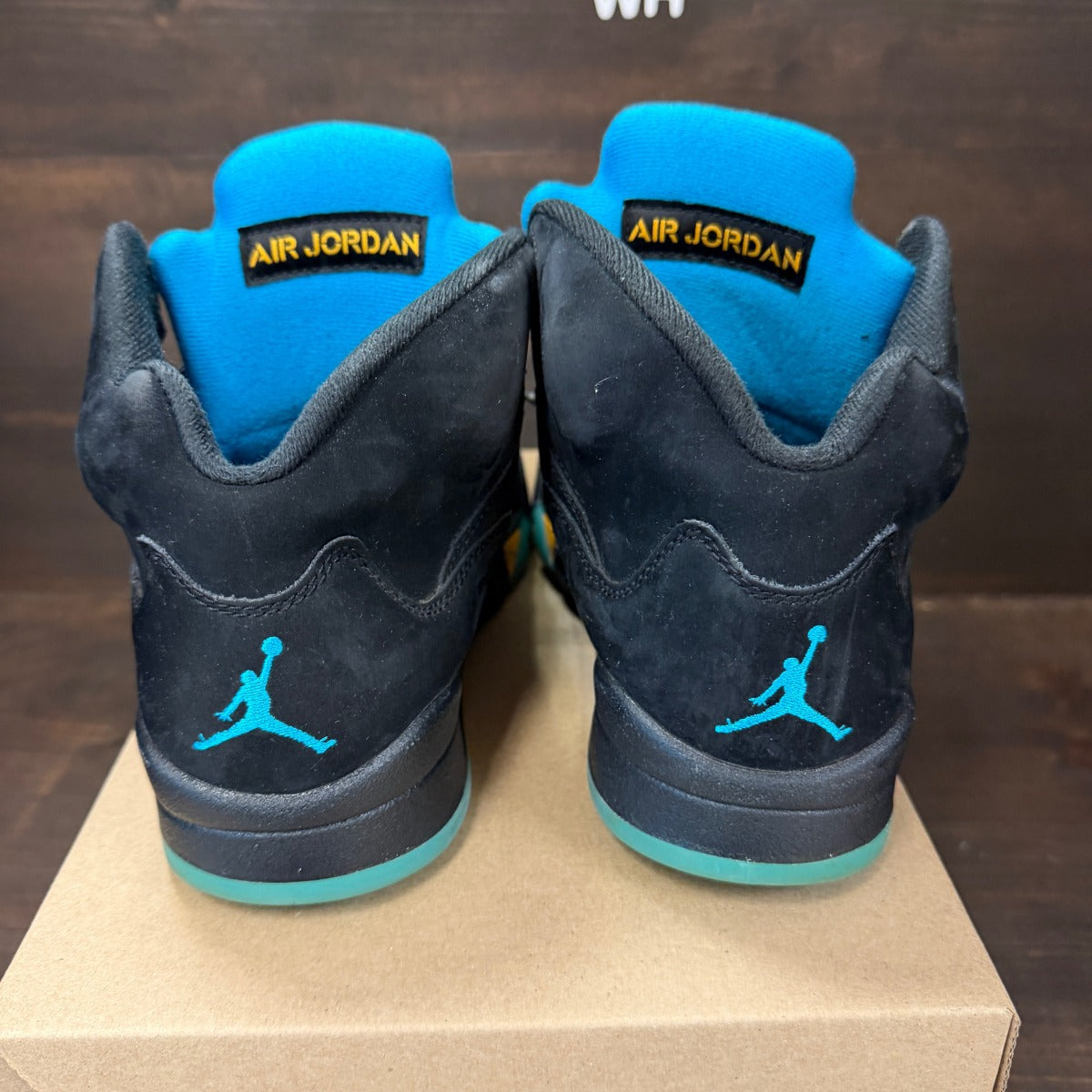 Jordan 5 Retro Aqua Size 8 (Pre-Owned) - Image 4